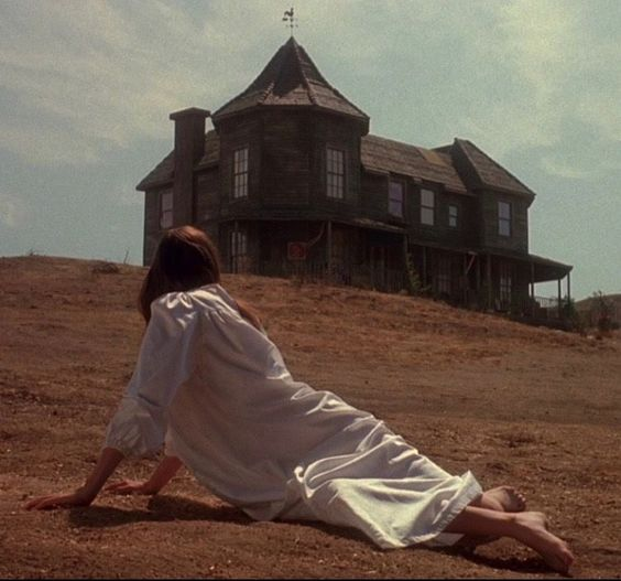 The girly fascination with southern gothic